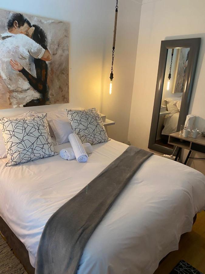Luxury Upmarket Guesthouse 20 On 4Th Rustenburg Buitenkant foto