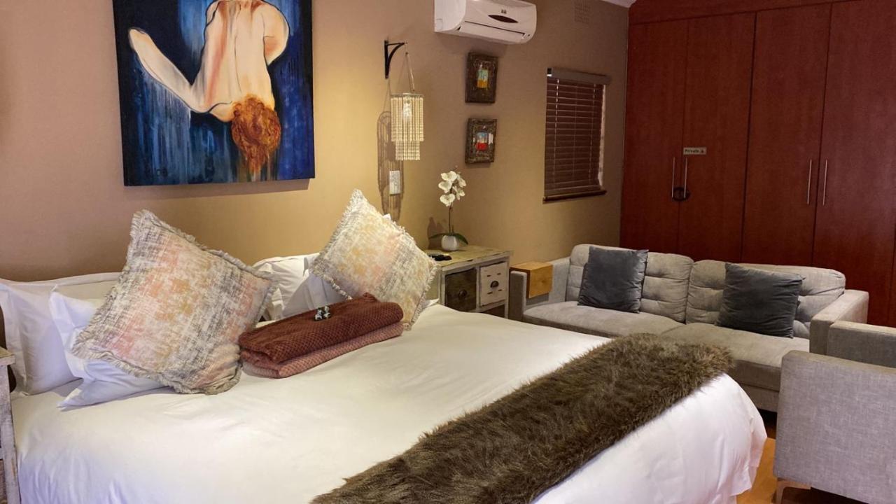 Luxury Upmarket Guesthouse 20 On 4Th Rustenburg Buitenkant foto