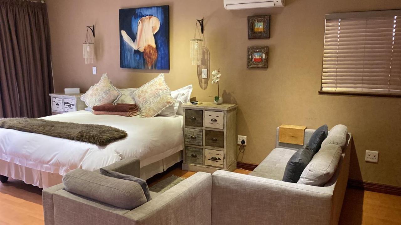 Luxury Upmarket Guesthouse 20 On 4Th Rustenburg Buitenkant foto