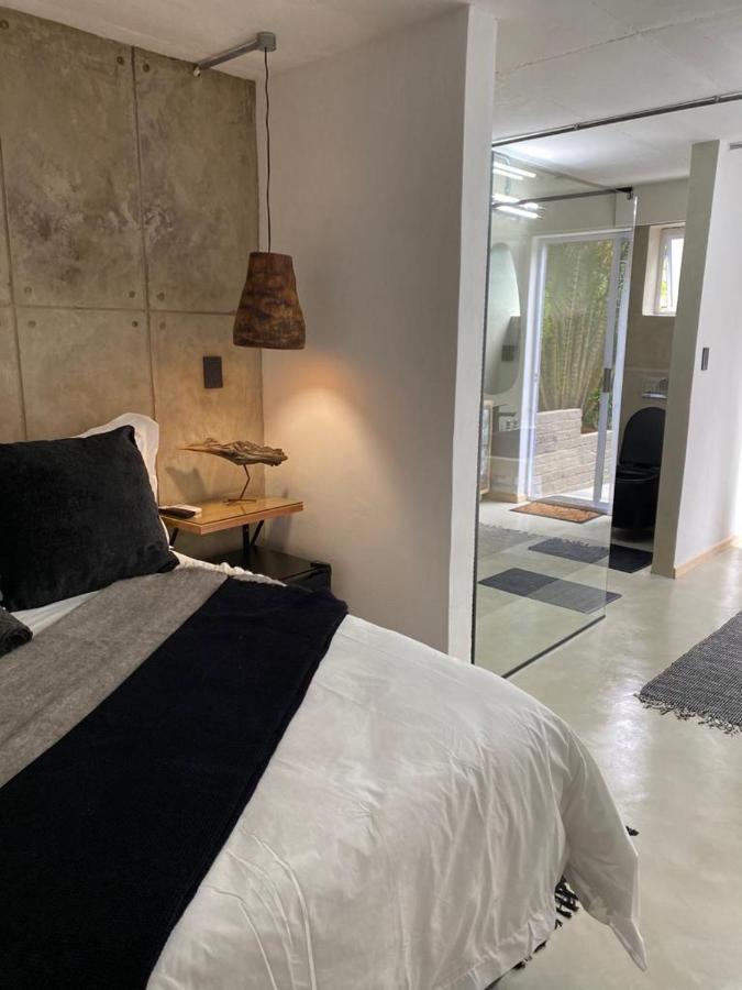 Luxury Upmarket Guesthouse 20 On 4Th Rustenburg Buitenkant foto