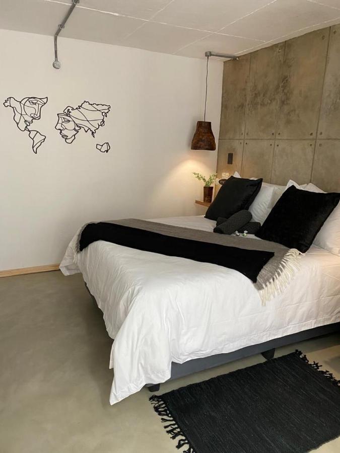 Luxury Upmarket Guesthouse 20 On 4Th Rustenburg Buitenkant foto