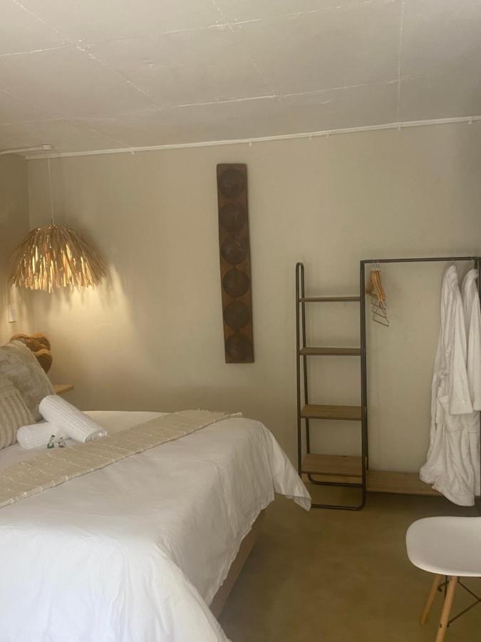 Luxury Upmarket Guesthouse 20 On 4Th Rustenburg Buitenkant foto