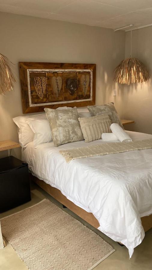 Luxury Upmarket Guesthouse 20 On 4Th Rustenburg Buitenkant foto