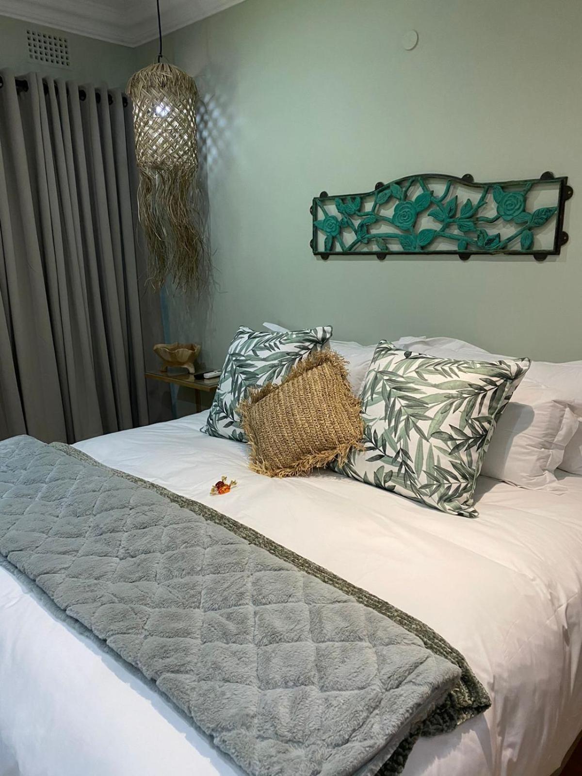 Luxury Upmarket Guesthouse 20 On 4Th Rustenburg Buitenkant foto