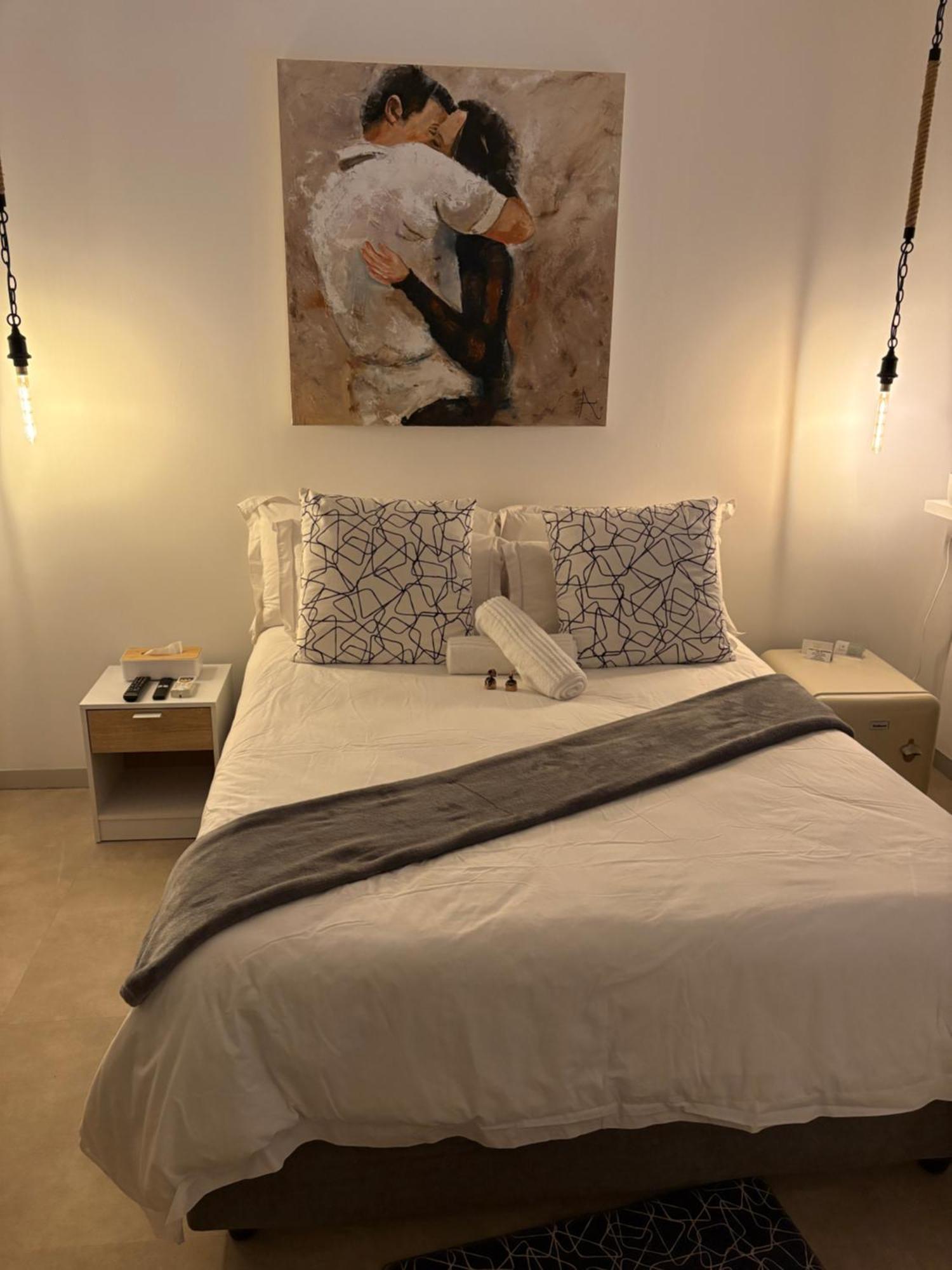 Luxury Upmarket Guesthouse 20 On 4Th Rustenburg Buitenkant foto